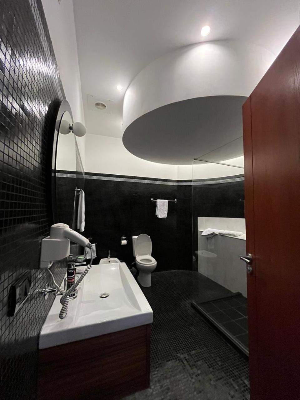 Icon Hotel Vlorë Exterior foto