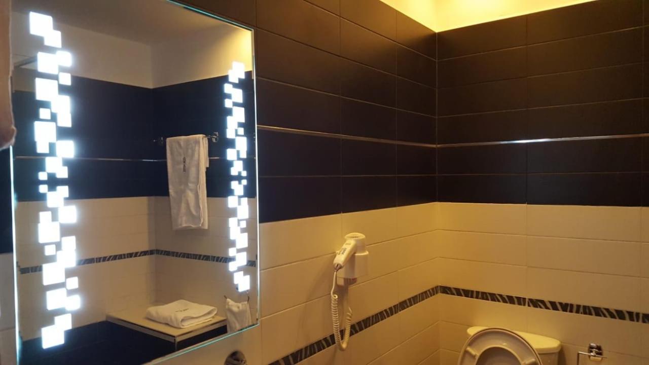 Icon Hotel Vlorë Exterior foto